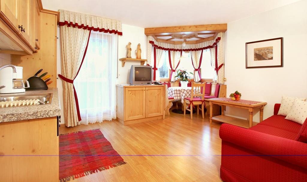 Residence Carin Selva di Val Gardena Rom bilde